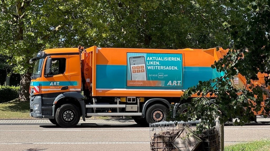 Abfallwirtschaft-Fahrzeug der ART mit der von TALEDRAFT entwickelten App
