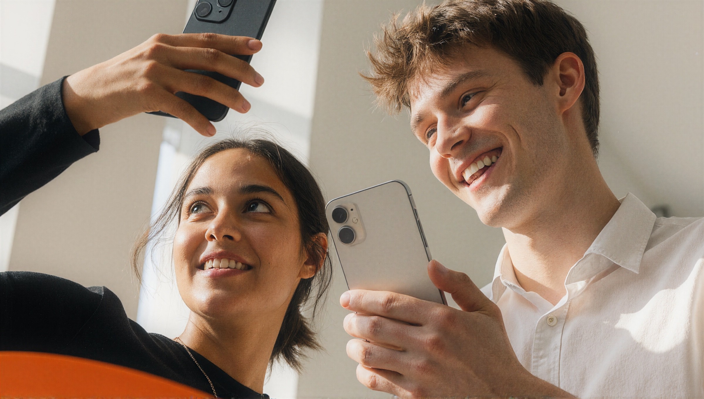 Flutter-Entwicklerteam von TALEDRAFT mit App auf iPhone und Android
