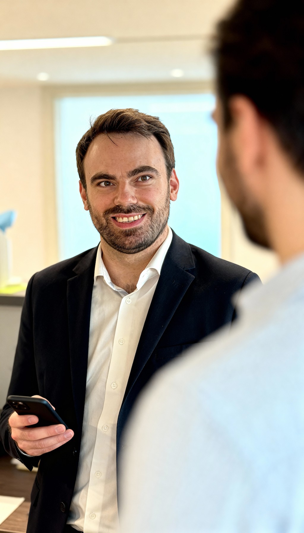 Kristof Heil im Gespräch mit einem Kunden